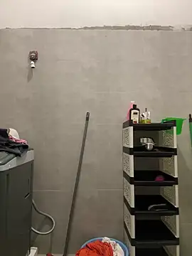 Snapshot of Handydila chatting on October 25, 2025, 2:30 am Handydila online show from October 25, 2025, 2:30 am