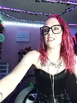 Purple2StayThnxx online show from October 14, 2025, 5:19 am