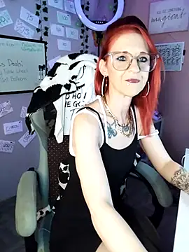 Purple2StayThnxx online show from November 27, 2025, 10:56 pm