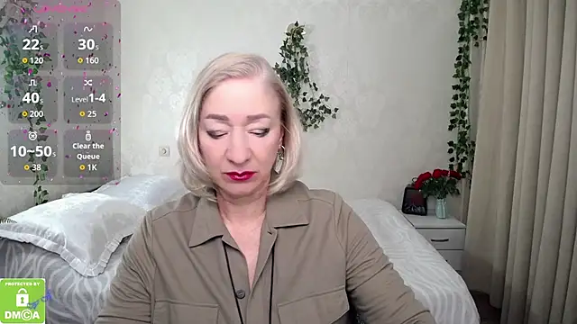 hunters woman online show from November 14, 2025, 2:05 pm