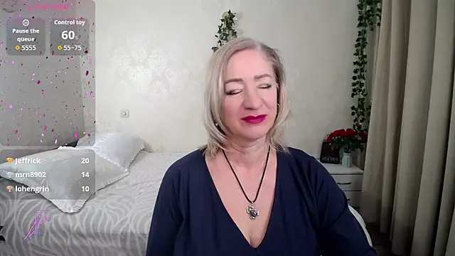 hunters woman online show from November 28, 2025, 2:25 am