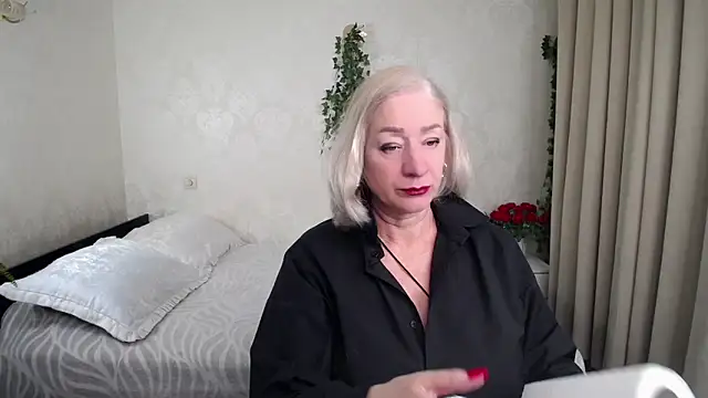 Snapshot of hunters_woman chatting on February 12, 2026, 4:57 pm hunters woman online show from February 12, 2026, 4:57 pm