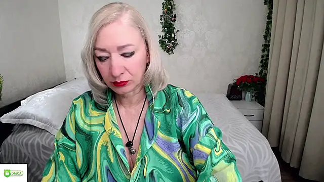 hunters woman online show from May 13, 2026, 6:49 pm