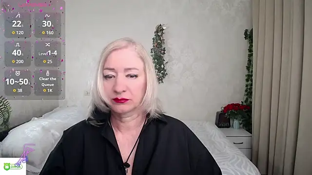 hunters woman online show from May 15, 2026, 6:37 pm