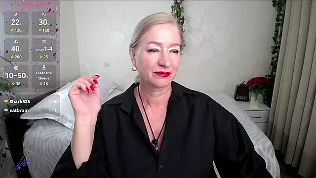 hunters woman online show from July 6, 2026, 3:03 pm