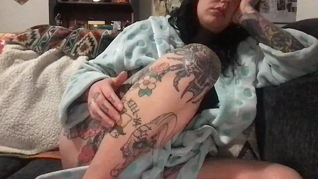 chelseasmiles online show from December 19, 2025, 3:02 am