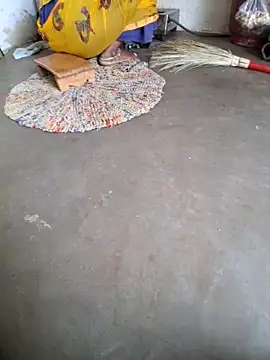 Snapshot of RAYI_Queen_3 chatting on November 22, 2025, 3:49 am RAYI Queen 3 online show from November 22, 2025, 3:49 am