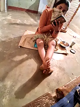 Snapshot of RAYI_Queen_3 chatting on February 3, 2026, 3:17 pm RAYI Queen 3 online show from February 3, 2026, 3:17 pm