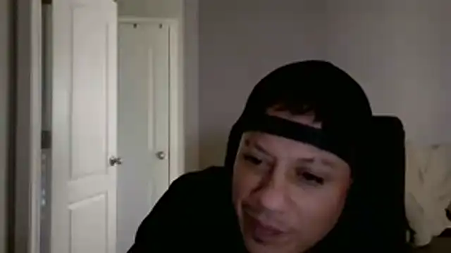 Snapshot of Ranthru13 chatting on January 6, 2026, 8:23 pm Ranthru13 online show from January 6, 2026, 8:23 pm