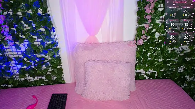 RosseCollins online show from June 26, 2026, 11:53 pm