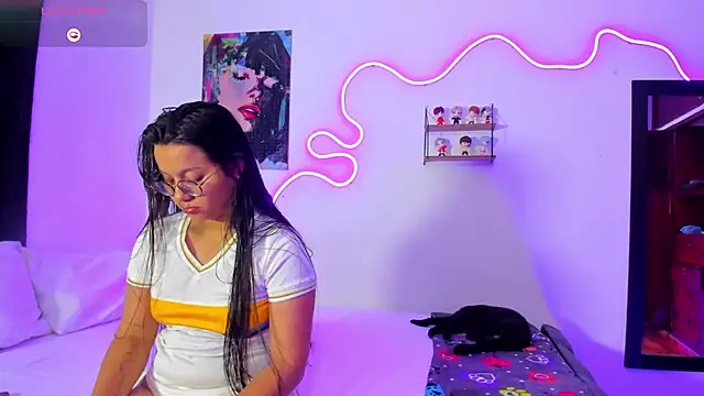 Snapshot of Dilan_and_Mia chatting on November 19, 2025, 2:33 am Dilan and Mia online show from November 19, 2025, 2:33 am