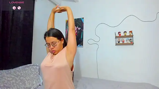 Snapshot of Dilan_and_Mia chatting on December 17, 2025, 12:11 pm Dilan and Mia online show from December 17, 2025, 12:11 pm