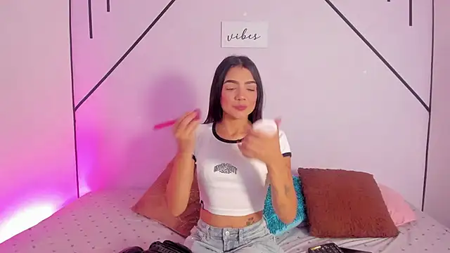 MiahCornell  online show from January 9, 2026, 4:21 pm