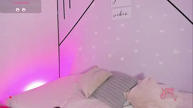 MiahCornell  online show from February 13, 2026, 10:39 pm