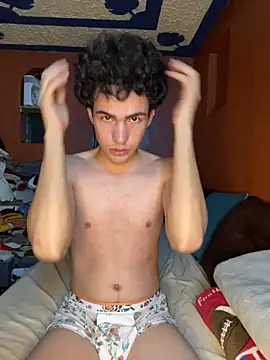 danloveo online show from December 18, 2025, 7:14 am