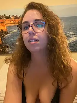 Snapshot of sweetsocalgirl chatting on September 19, 2025, 2:24 am sweetsocalgirl online show from September 19, 2025, 2:24 am