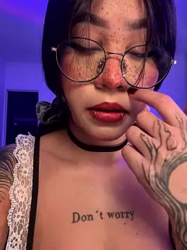 Snapshot of Liz_rogers_x chatting on January 14, 2026, 3:23 am Liz rogers x online show from January 14, 2026, 3:23 am