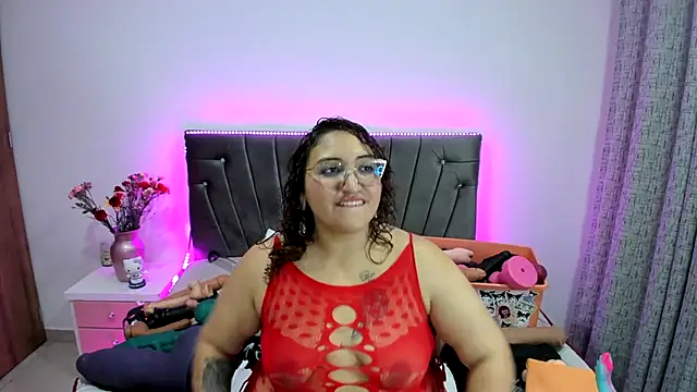 Snapshot of charlloteevans_X chatting on November 11, 2025, 6:19 pm charlloteevans X online show from November 11, 2025, 6:19 pm