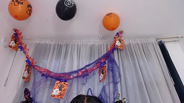 malejahotcs01 online show from October 15, 2025, 11:54 am