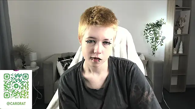 Snapshot of CarolineRichter chatting on September 12, 2025, 2:44 am CarolineRichter online show from September 12, 2025, 2:44 am