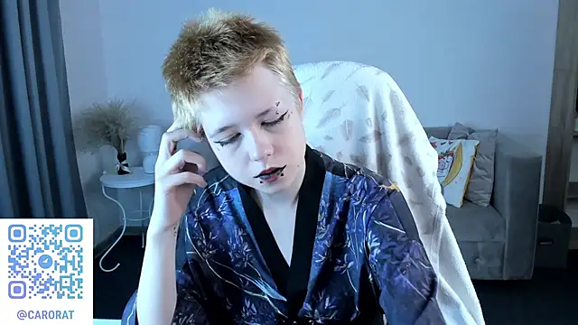 Snapshot of CarolineRichter chatting on September 19, 2025, 2:02 am CarolineRichter online show from September 19, 2025, 2:02 am
