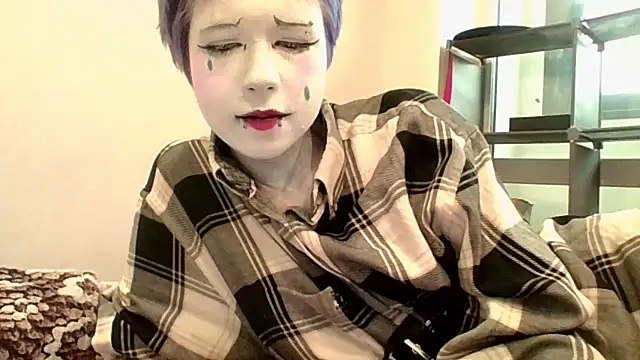 CarolineRichter online show from October 30, 2025, 7:43 am