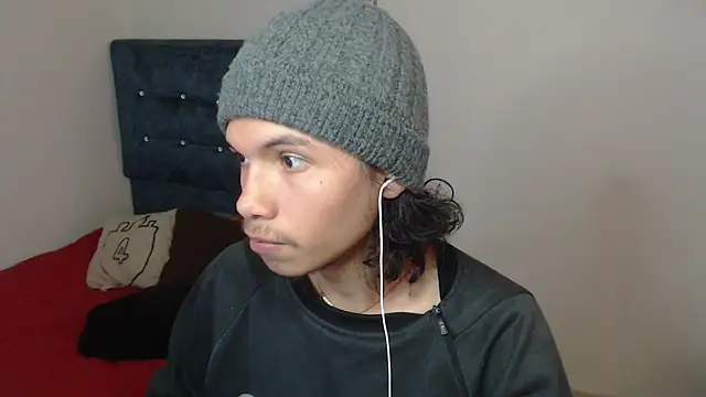 Xoxo Smiles online show from November 10, 2025, 5:56 pm