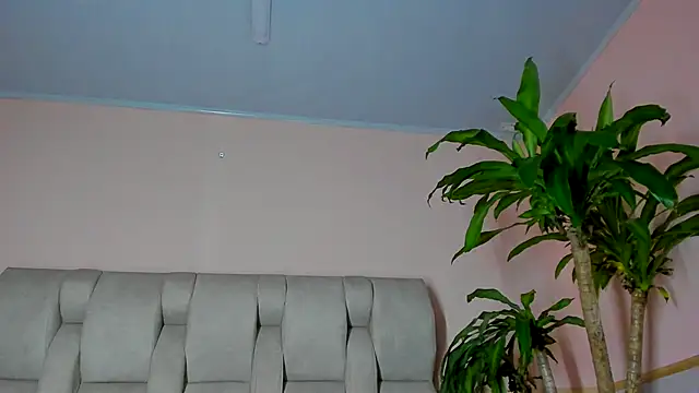 Snapshot of megann_hill_ chatting on September 20, 2025, 1:12 pm megann hill online show from September 20, 2025, 1:12 pm