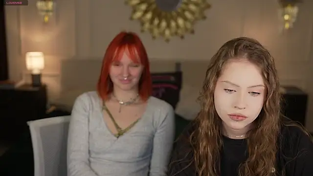 Snapshot of Esmie_Smile chatting on February 26, 2026, 3:49 am Esmie Smile online show from February 26, 2026, 3:49 am