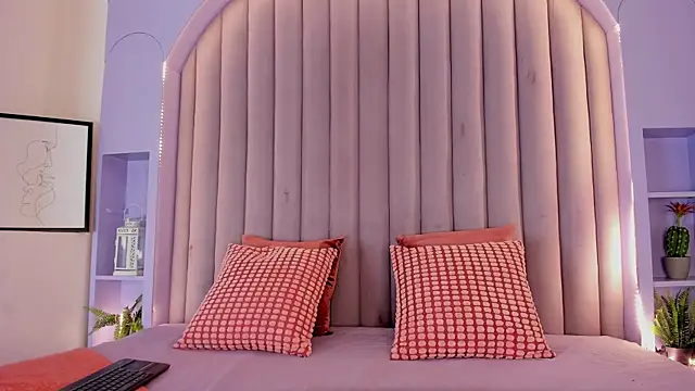 RiriiBrunette   online show from October 21, 2025, 7:47 pm