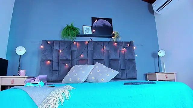 RiriiBrunette   online show from January 13, 2026, 10:04 pm