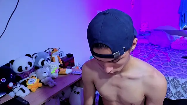 Snapshot of LuClawthorne_ chatting on September 25, 2025, 10:35 pm LuClawthorne online show from September 25, 2025, 10:35 pm