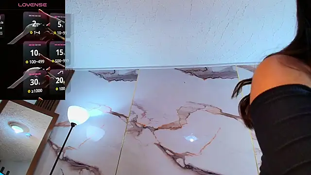 AlyaThompson online show from December 14, 2025, 4:29 am