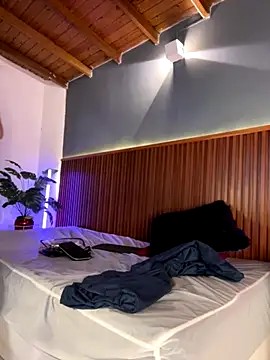 MarilynSmith01 online show from November 1, 2025, 9:06 pm