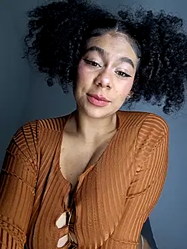 Snapshot of Yerystar chatting on October 12, 2025, 9:47 pm Yerystar online show from October 12, 2025, 9:47 pm