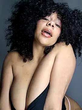 Snapshot of Yerystar chatting on October 13, 2025, 9:48 pm Yerystar online show from October 13, 2025, 9:48 pm