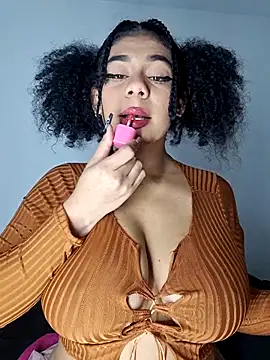 Snapshot of Yerystar chatting on November 9, 2025, 2:15 pm Yerystar online show from November 9, 2025, 2:15 pm