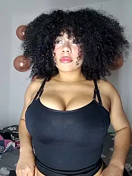 Snapshot of Yerystar chatting on November 27, 2025, 12:46 am Yerystar online show from November 27, 2025, 12:46 am