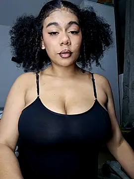 Snapshot of Yerystar chatting on February 19, 2026, 3:24 am Yerystar online show from February 19, 2026, 3:24 am