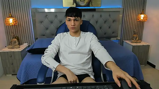 Snapshot of SamBlack_ chatting on February 24, 2026, 12:36 pm SamBlack online show from February 24, 2026, 12:36 pm