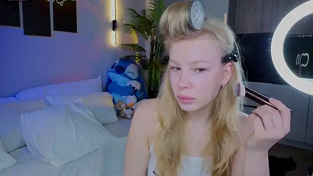 emilyshepar d online show from May 7, 2026, 2:06 am