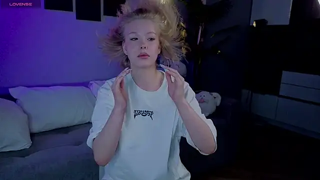 Snapshot of emilyshepar_d chatting on July 9, 2026, 2:15 am emilyshepar d online show from July 9, 2026, 2:15 am