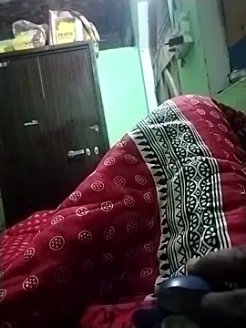 RAYI Queen 4 online show from October 28, 2025, 4:42 pm