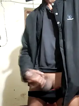 Snapshot of RAYI_Queen_4 chatting on December 21, 2025, 1:02 am RAYI Queen 4 online show from December 21, 2025, 1:02 am