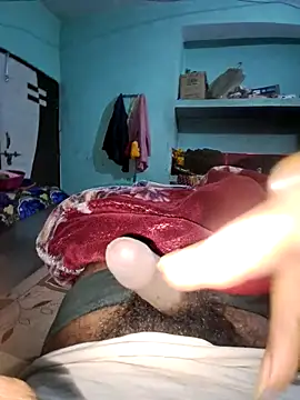 Snapshot of RAYI_Queen_4 chatting on February 28, 2026, 8:21 pm RAYI Queen 4 online show from February 28, 2026, 8:21 pm