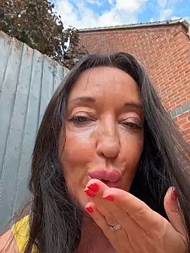 Snapshot of Kinky-CarlaXX chatting on May 31, 2026, 2:13 pm Kinky-CarlaXX online show from May 31, 2026, 2:13 pm