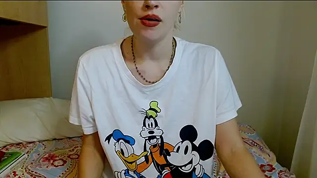 SatinQueen90 online show from November 28, 2025, 9:34 am