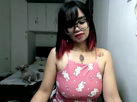 eattmebabyy online show from February 1, 2026, 12:15 pm