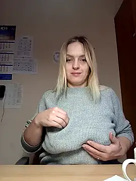 Ami Foxy online show from November 13, 2025, 10:47 am