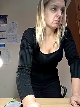 Ami Foxy online show from November 14, 2025, 11:42 am